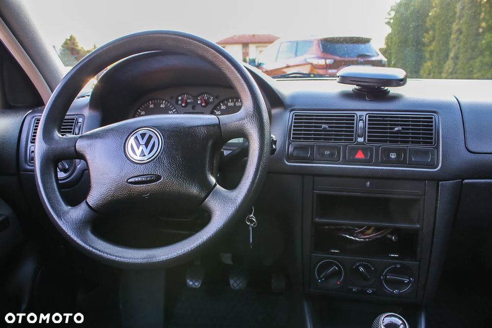 Volkswagen Golf 1.4 Comfortline - 32