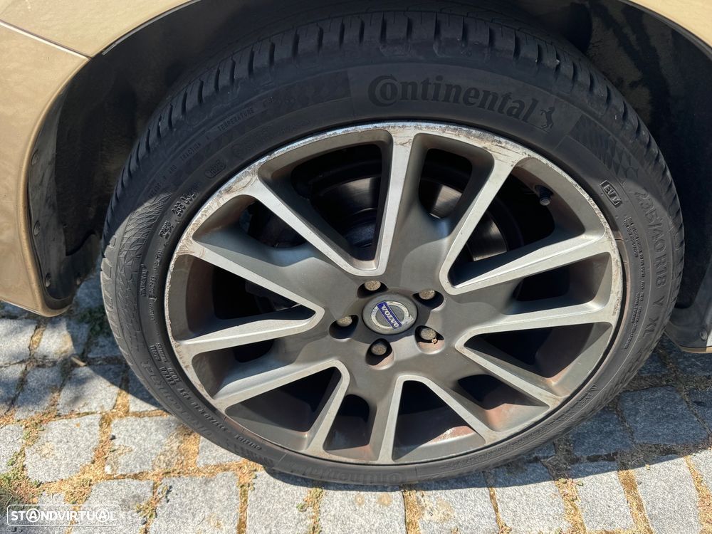 Volvo V60 2.0 D3 Momentum - 25