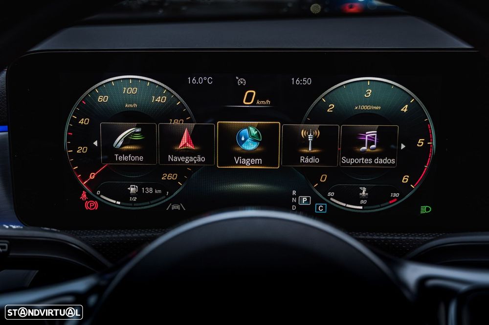 Mercedes-Benz CLA 200 - 35