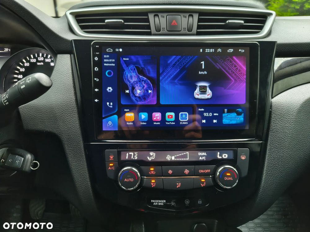Nissan Qashqai - 25