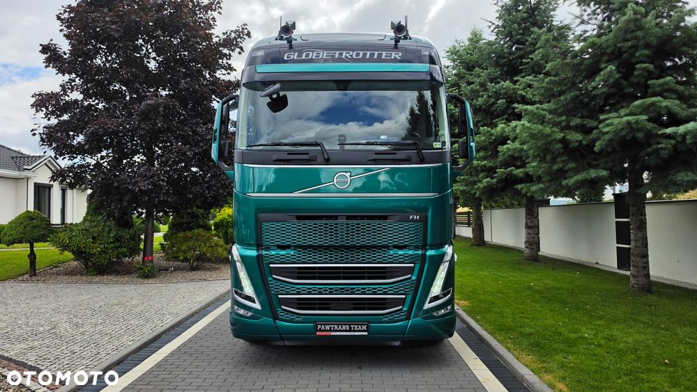 Volvo ///FH500///2023///GLOBETROTTER/// XXL///HYDRAULIKA///FULL LED///VIRTUAL COCPIT///ALUFELGI///KLIMATYZACJA POSTOJOWA///NAWIGACJA///TV///WAGA/// KAMERA///STAN BARDZO DOBRY - 2