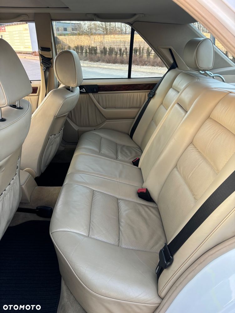 Mercedes-Benz W124 (1984-1993) - 14