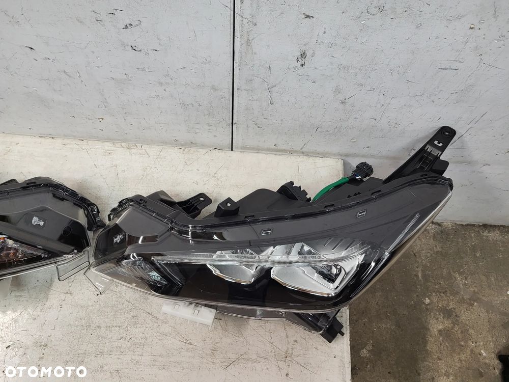 Nissan Leaf II lampy przednie przód Full Led NOWE - 3