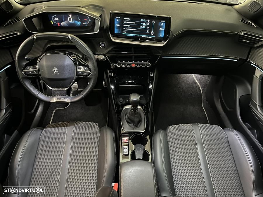 Peugeot 2008 1.2 PureTech GT - 31