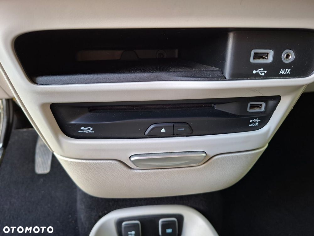 Chrysler Pacifica - 24