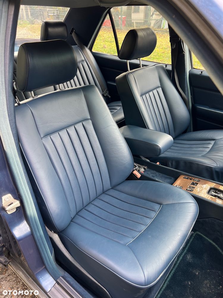 Mercedes-Benz W124 1988 photo 3