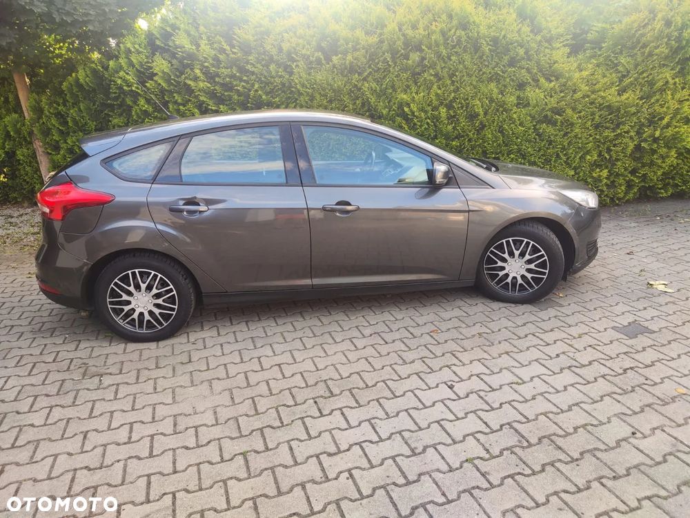 Ford Focus 1.6 Titanium - 2