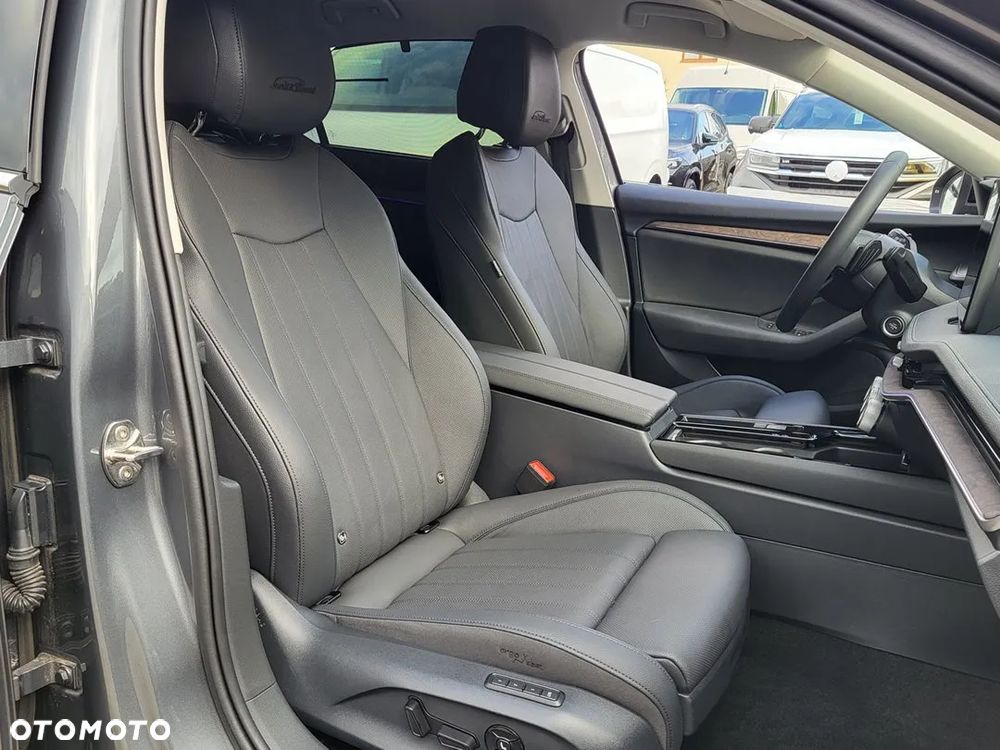 Skoda Superb 2.0 TDI SCR 4x4 L&K DSG - 17