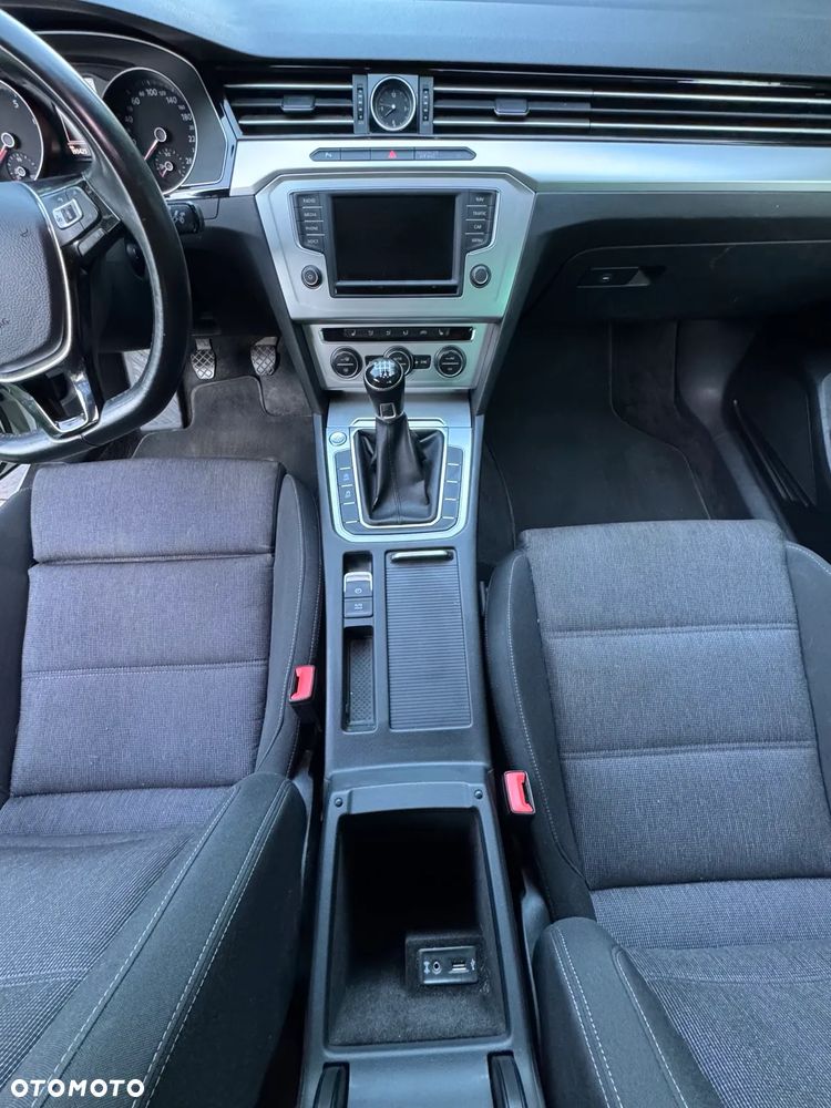 Volkswagen Passat 1.8 TSI BMT Comfortline - 15