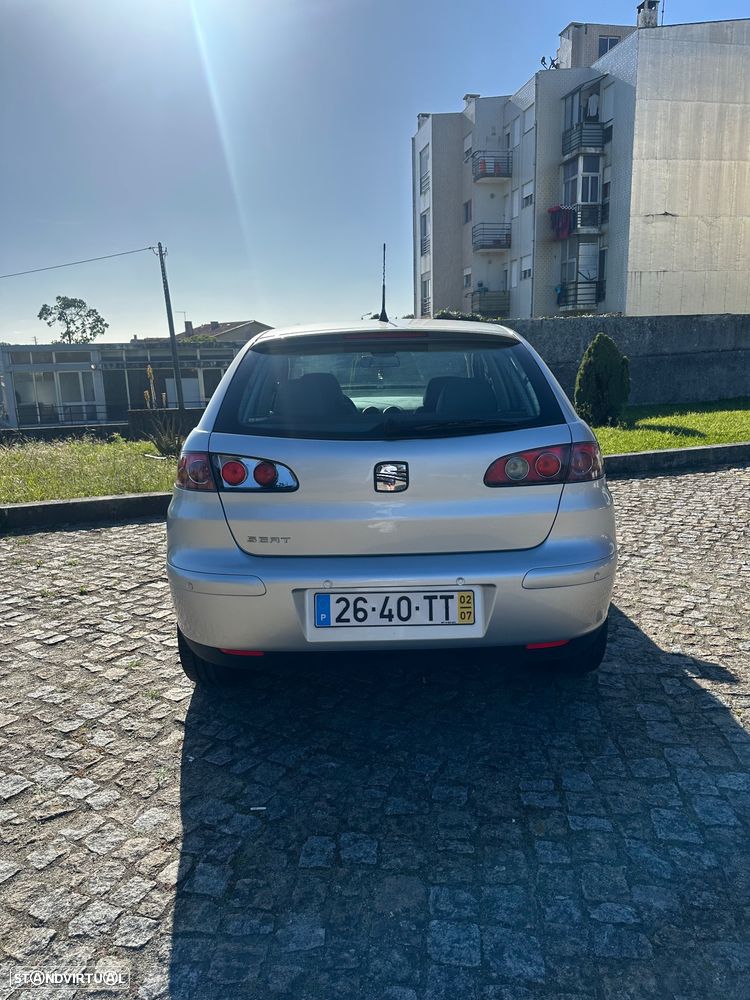 Seat Ibiza 2002 photo 4