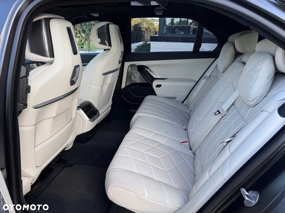BMW i7 105.7kWh xDrive60 M Sport - 12