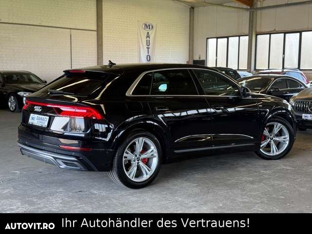 Audi Q8 - 8