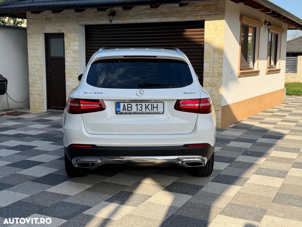 Mercedes-Benz GLC 300 4MATIC 9G-TRONIC Exclusive - 12
