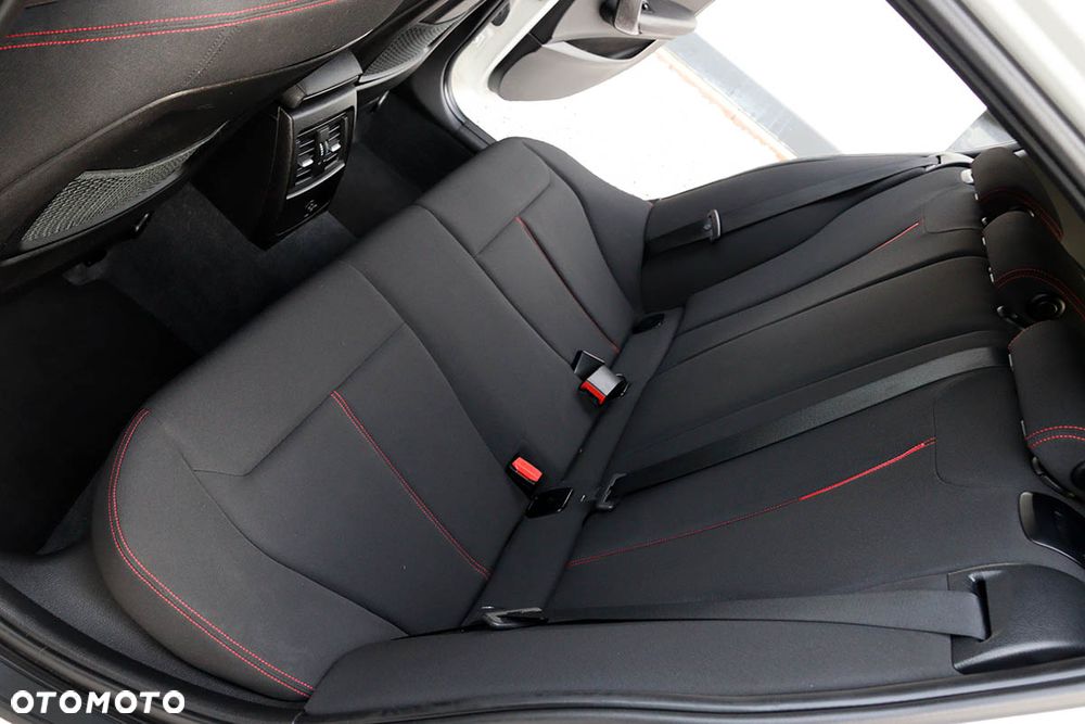 BMW Seria 1 116i Sport Line - 31