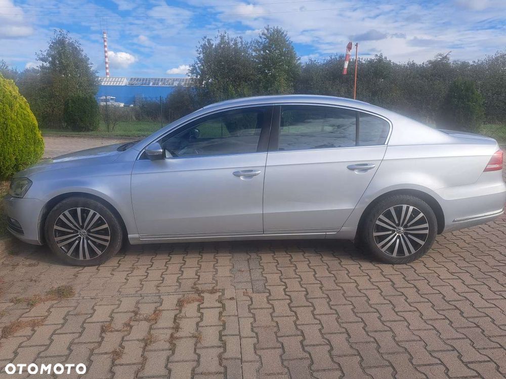 Volkswagen Passat 2.0 TDI Comfortline - 12