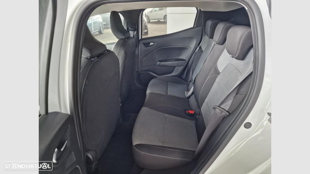 Mitsubishi Colt - 8