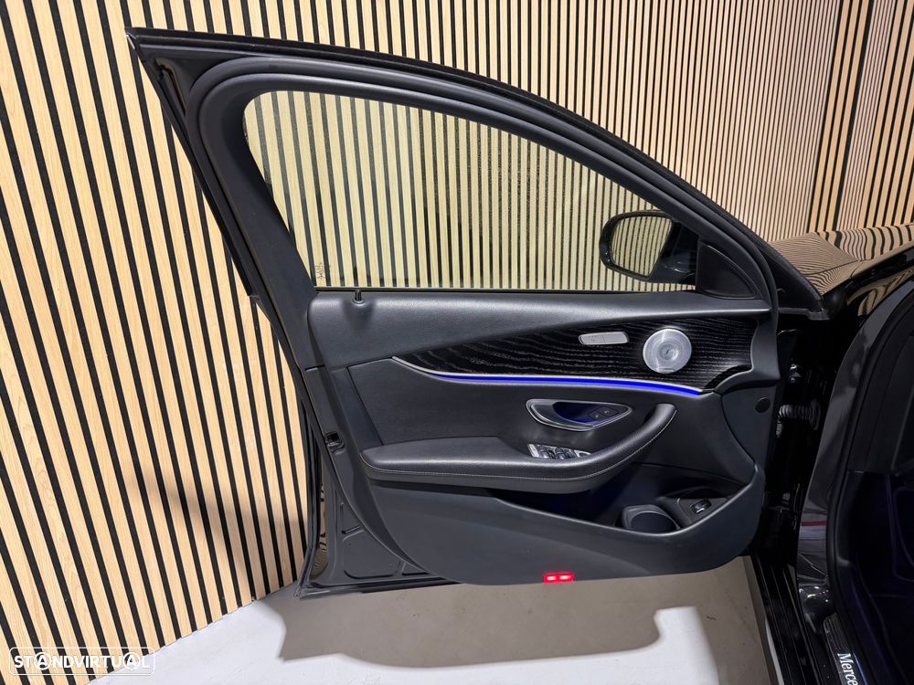 Mercedes-Benz E 300 de AMG Line - 26