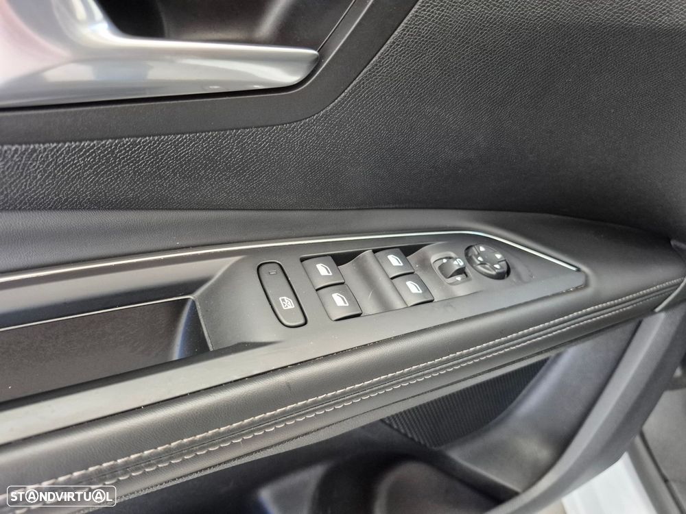 Peugeot 5008 1.5 BlueHDi Allure Pack EAT8 - 10