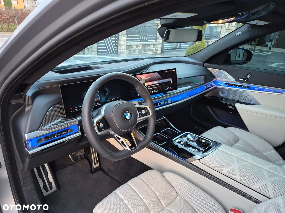 BMW Seria 7 740i - 12