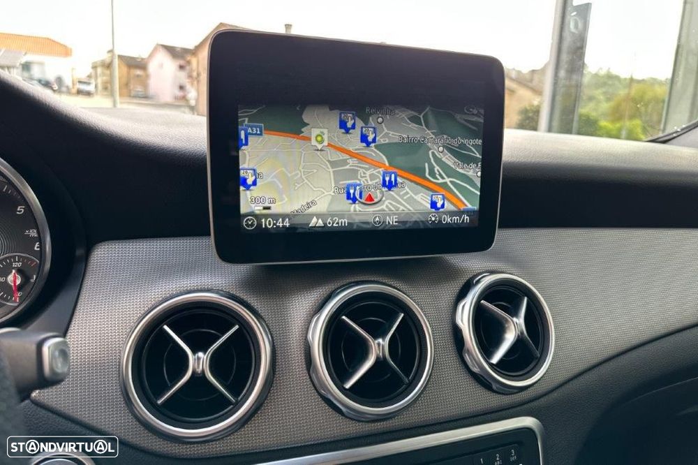 Mercedes-Benz GLA 200 d Urban Aut. - 11