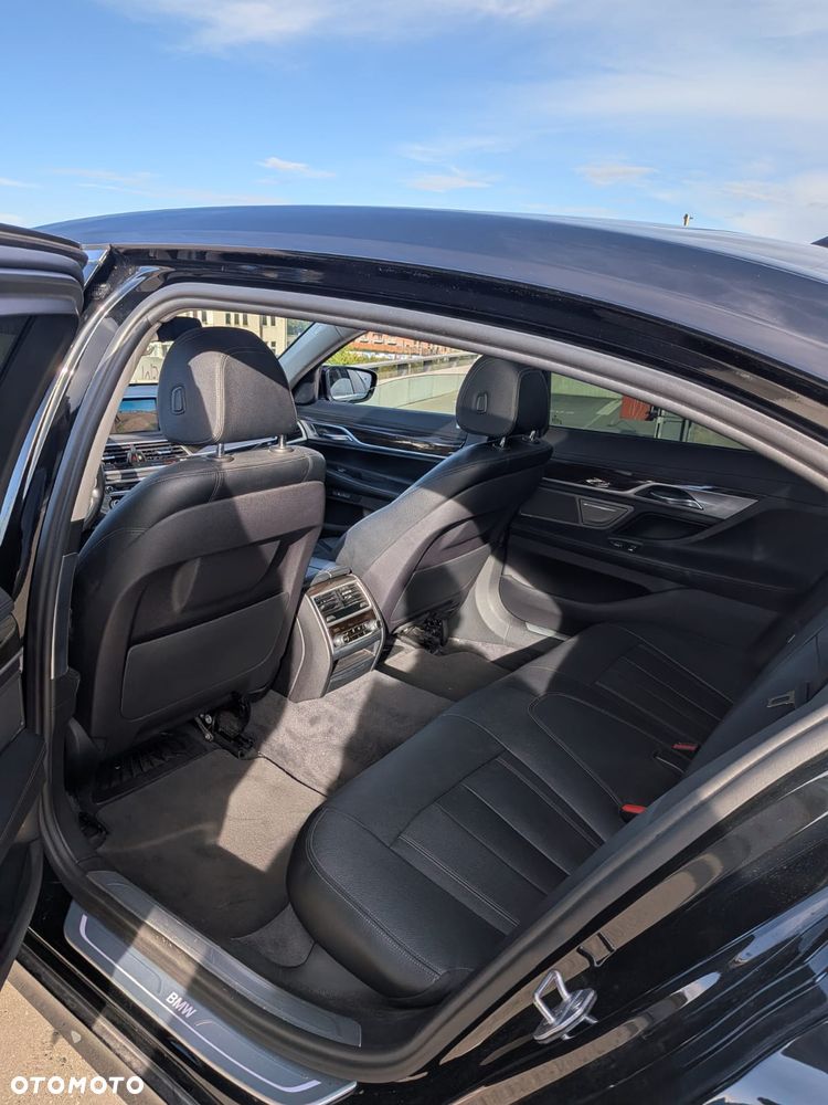 BMW Seria 7 740Li - 12