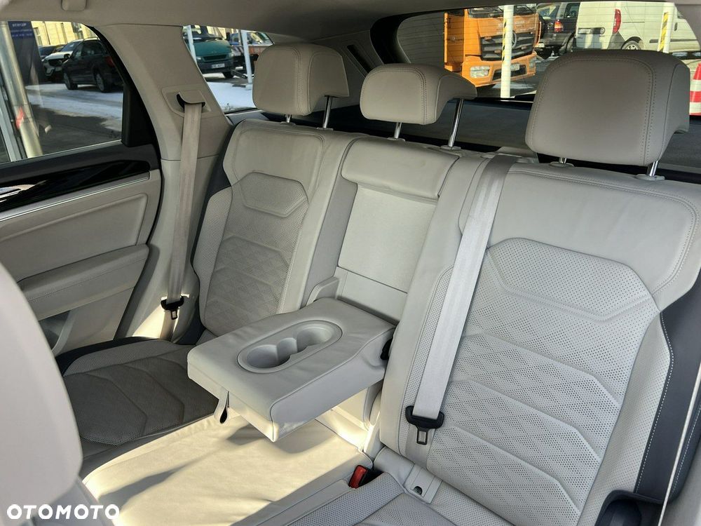 Volkswagen Touareg - 32