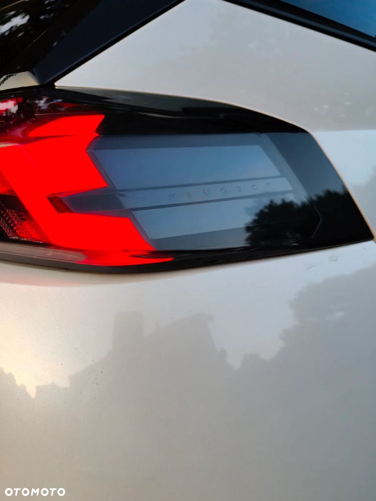 Peugeot 2008 PureTech 130 Allure Pack - 28