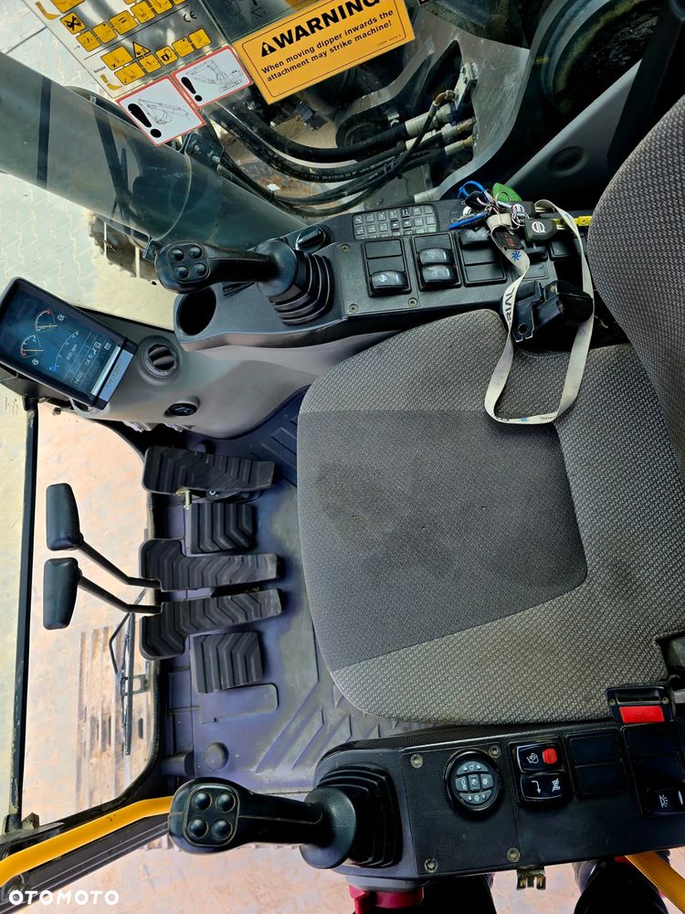 Volvo EC250DL - 15