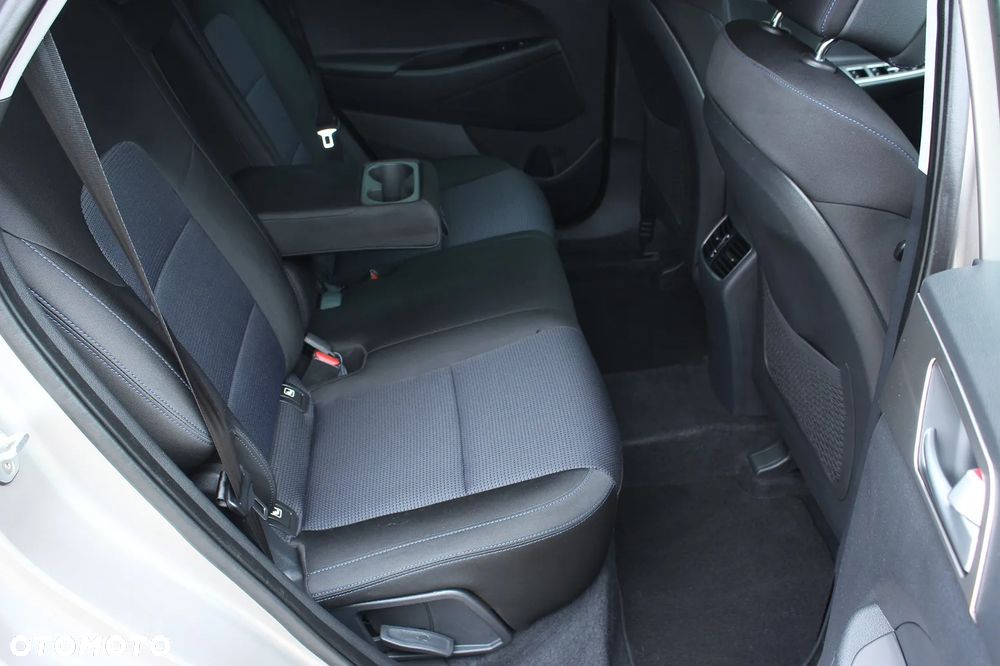 Hyundai Tucson blue 1.7 CRDi 2WD DCT Premium - 30