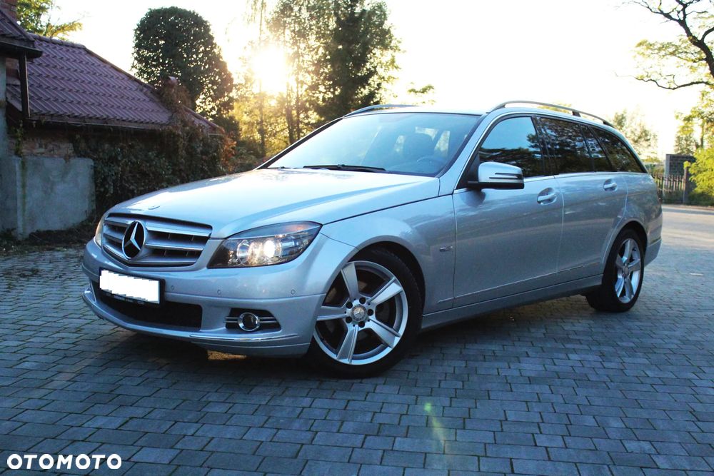 Mercedes-Benz Klasa C 180 T CGI Automatik BlueEFFICIENCY Avantgarde - 37