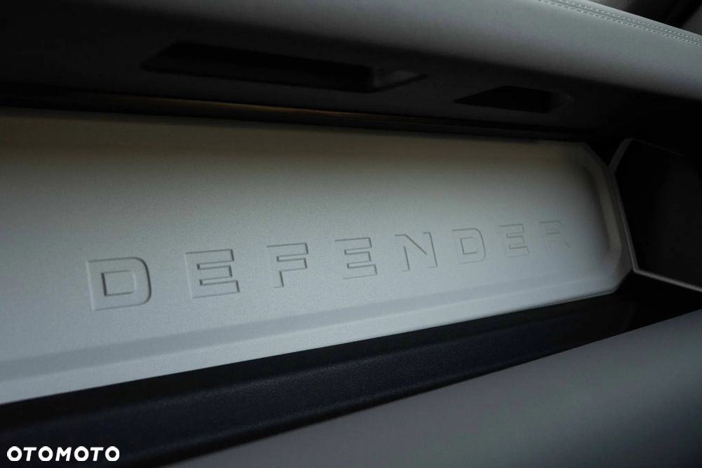 Land Rover Defender 3.0 D250 mHEV S - 25