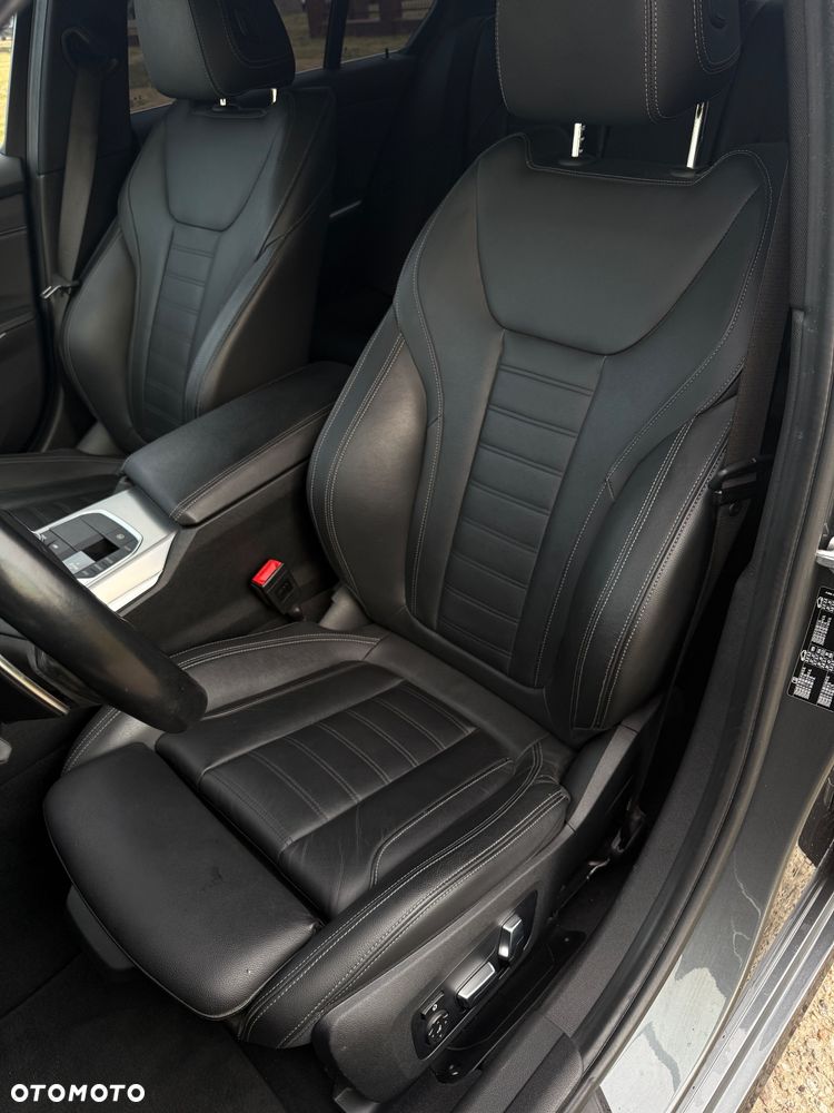 BMW Seria 3 320d Luxury Line sport - 15