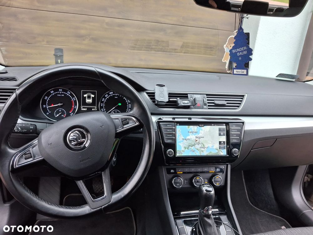 Skoda Superb 2.0 TSI Ambition DSG - 6