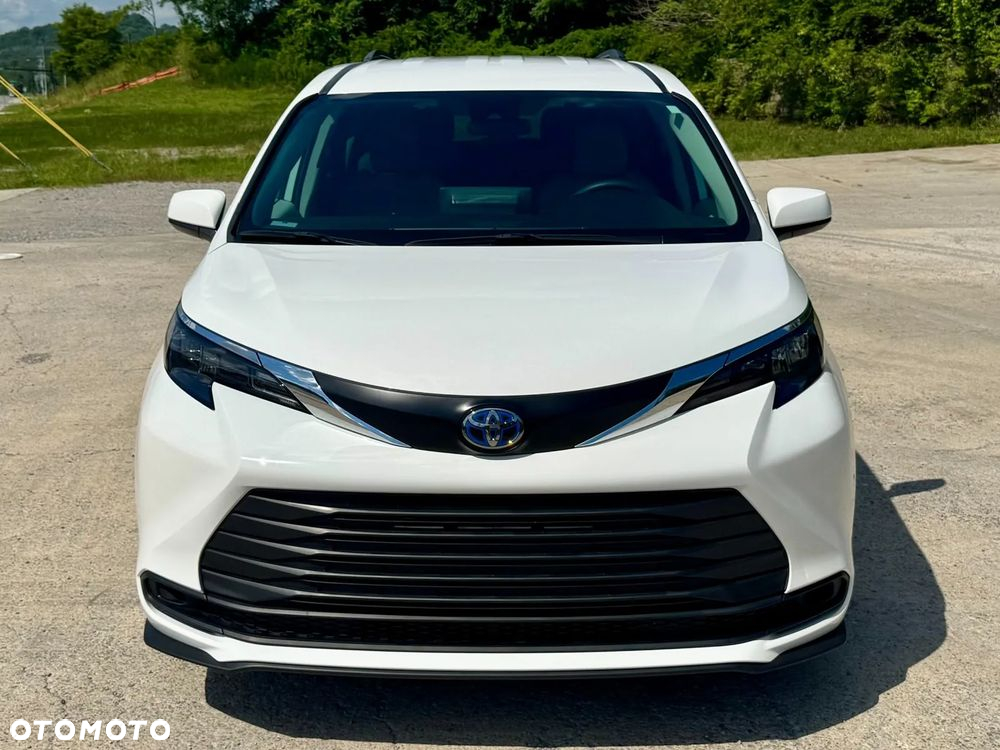 Toyota Sienna - 6