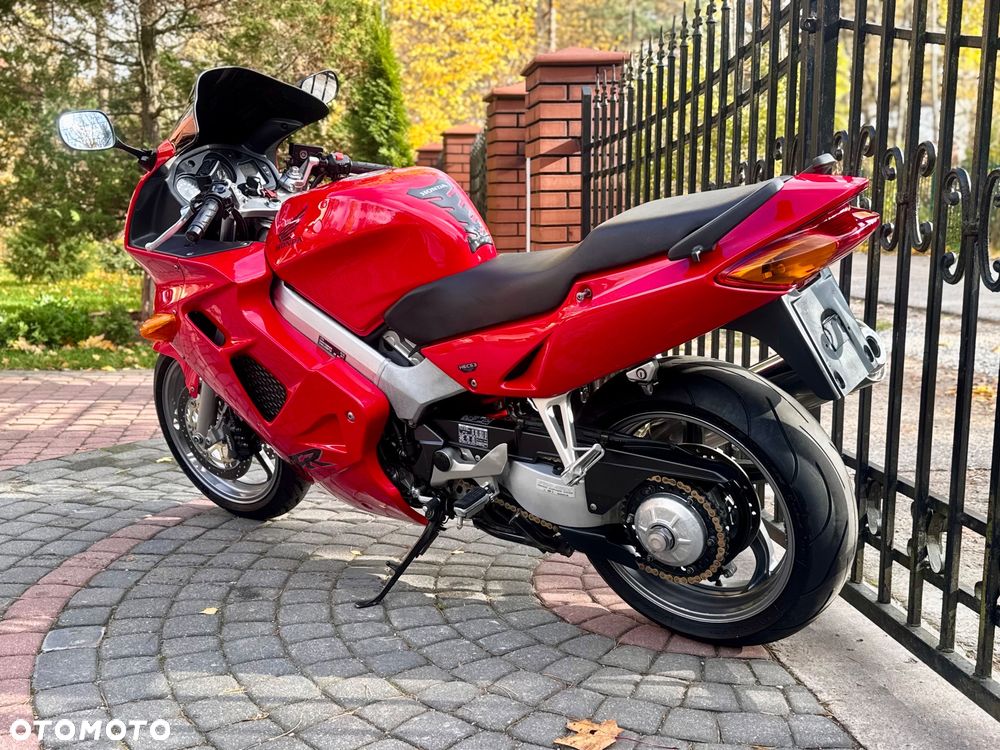 Honda VFR - 8