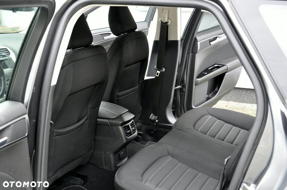 Ford Mondeo - 36