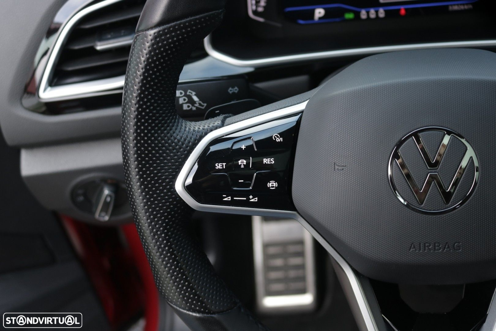 VW T-Roc 2.0 TDI R-Line DSG - 39