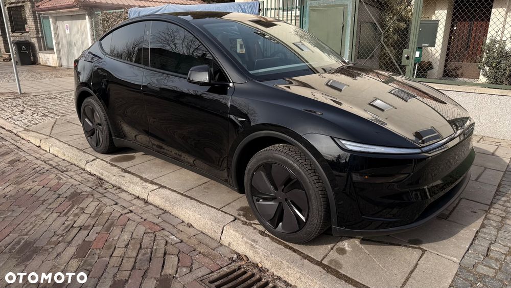 Tesla Model Y Standard Long Range RWD - 7