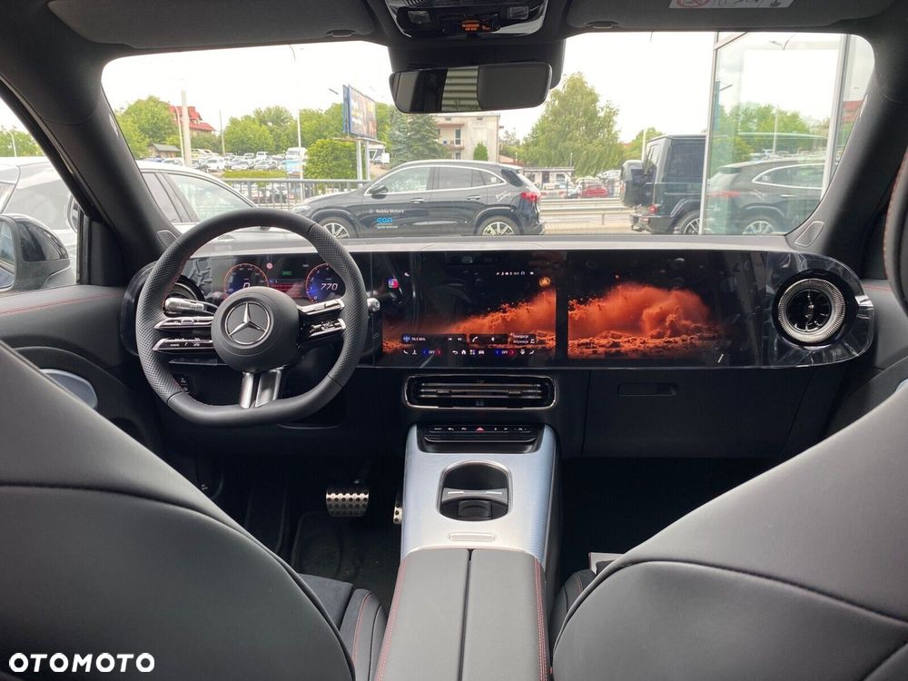 Mercedes-Benz GLB - 27