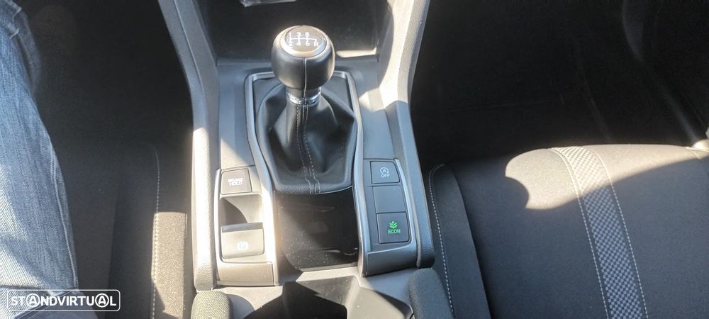 Honda Civic 1.0 i-VTEC Elegance Navi - 32