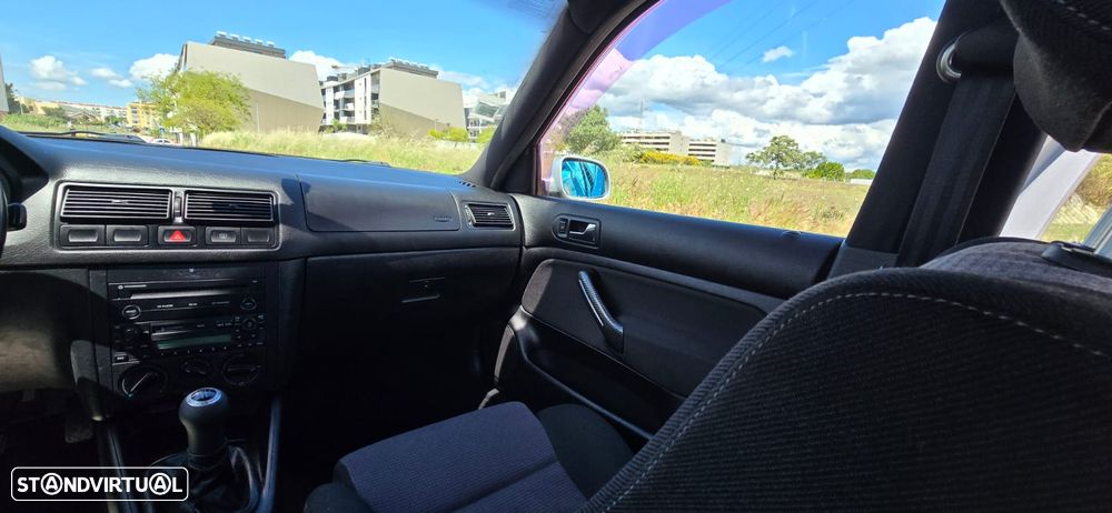 VW Golf 1.9 TDi 25 Anos - 10