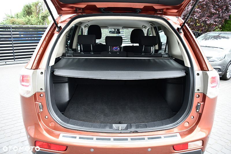 Mitsubishi Outlander 2.0 2WD CVT Diamant Edition+ - 24