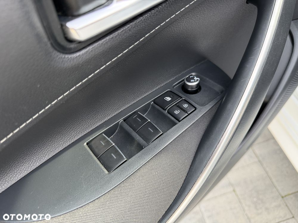 Toyota Corolla 1.8 Hybrid Comfort - 13