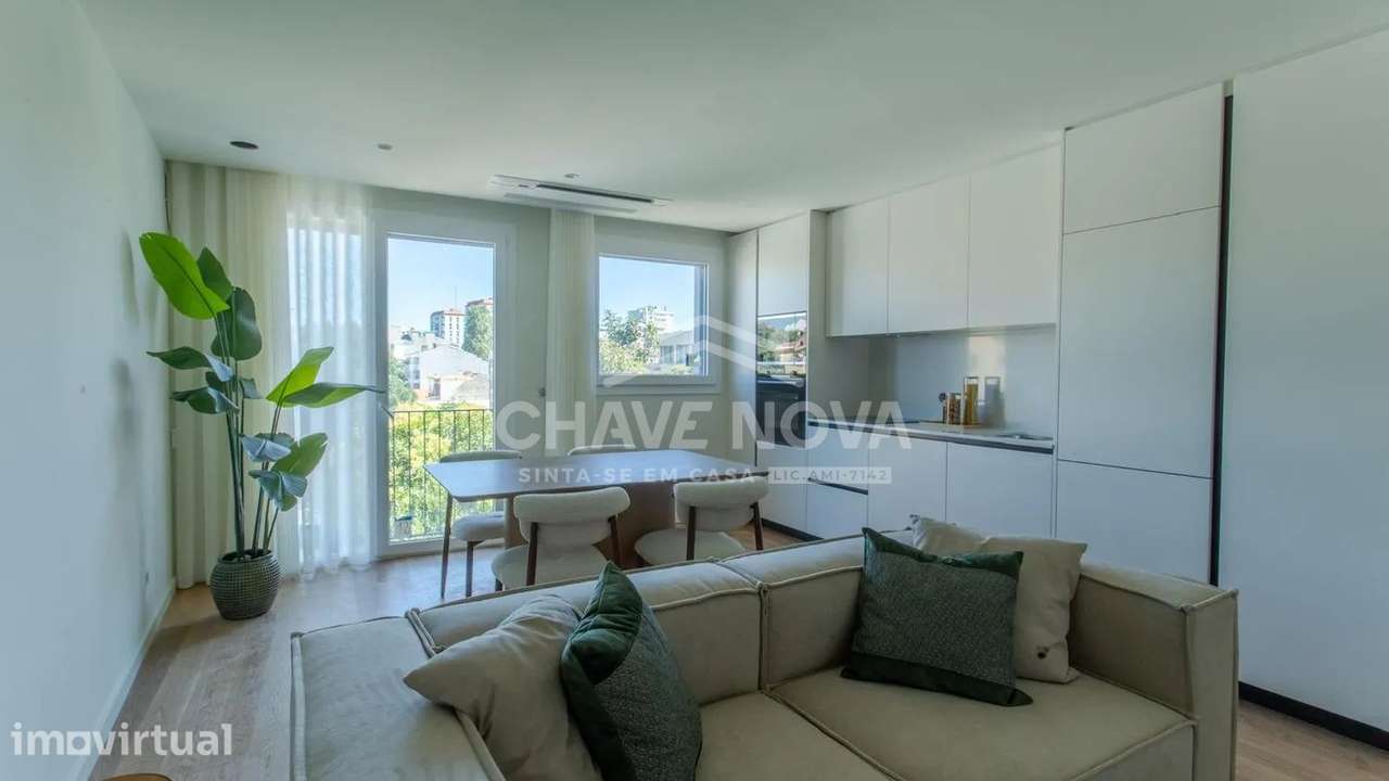 Apartamento T2 Novo no Empreendimento Portas do Marquês - Porto - Grande imagem: 2/18