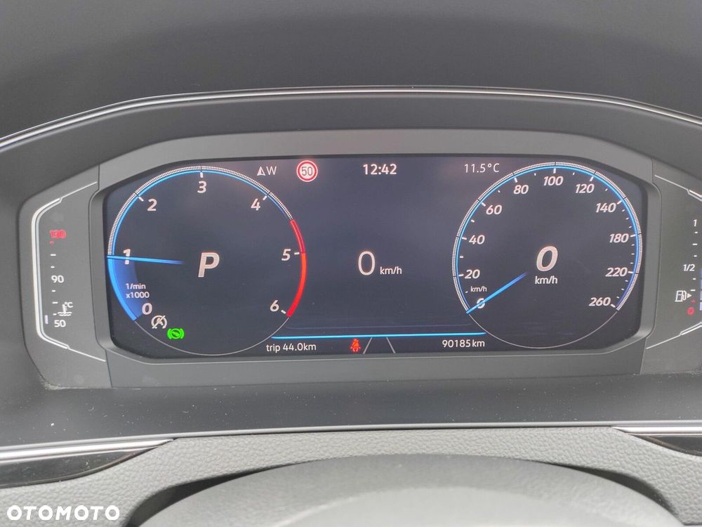 Volkswagen Passat Variant 2.0 TDI Elegance DSG - 16