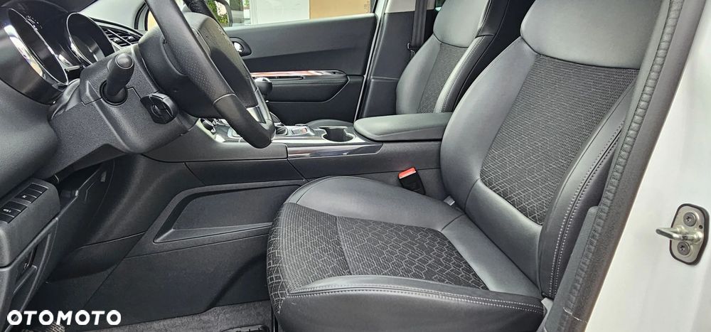 Peugeot 3008 1.6 HDi Style - 24