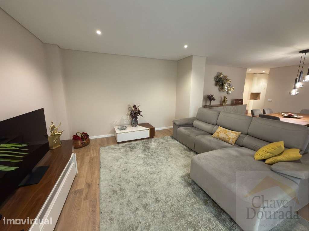 Apartamento T3 com garagem (como novo) - junto ao Mercado - Grande imagem: 4/32