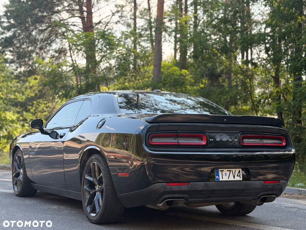 Dodge Challenger - 17