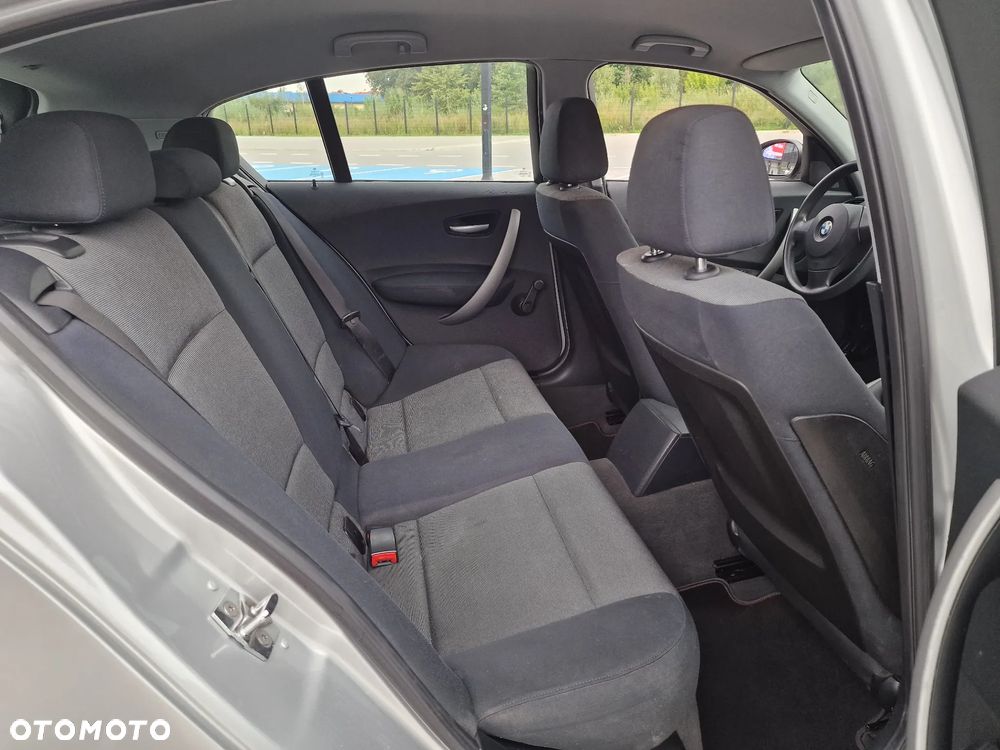 BMW Seria 1 116i - 25