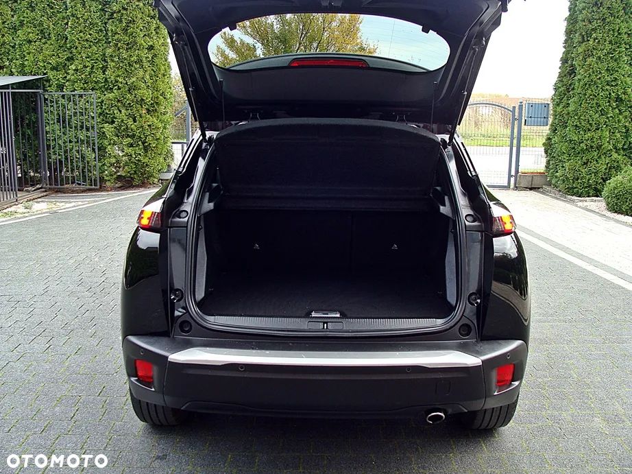 Peugeot 2008 BlueHDi 130 Allure S&S EAT8 - 26